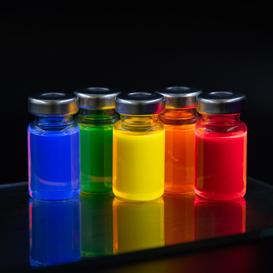 High efficiency water soluble cadmium selenide zinc sulfide (CdSe/ZnS) core-shell quantum dots in vials
